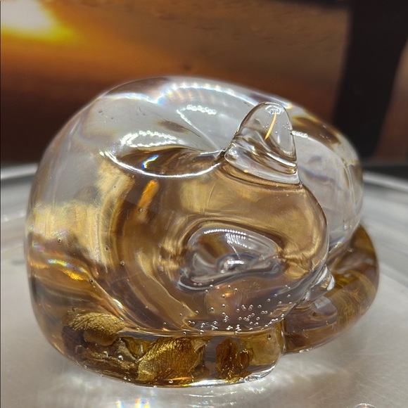 Unique Resin Cat Figurine with Gold Accents - Picture 8 of 15